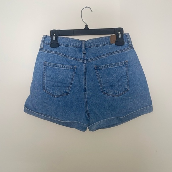 American Eagle High Rise Mom Shorts Size 4 - Picture 4 of 5